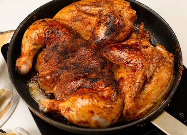 Цыпленок табака на сковороде