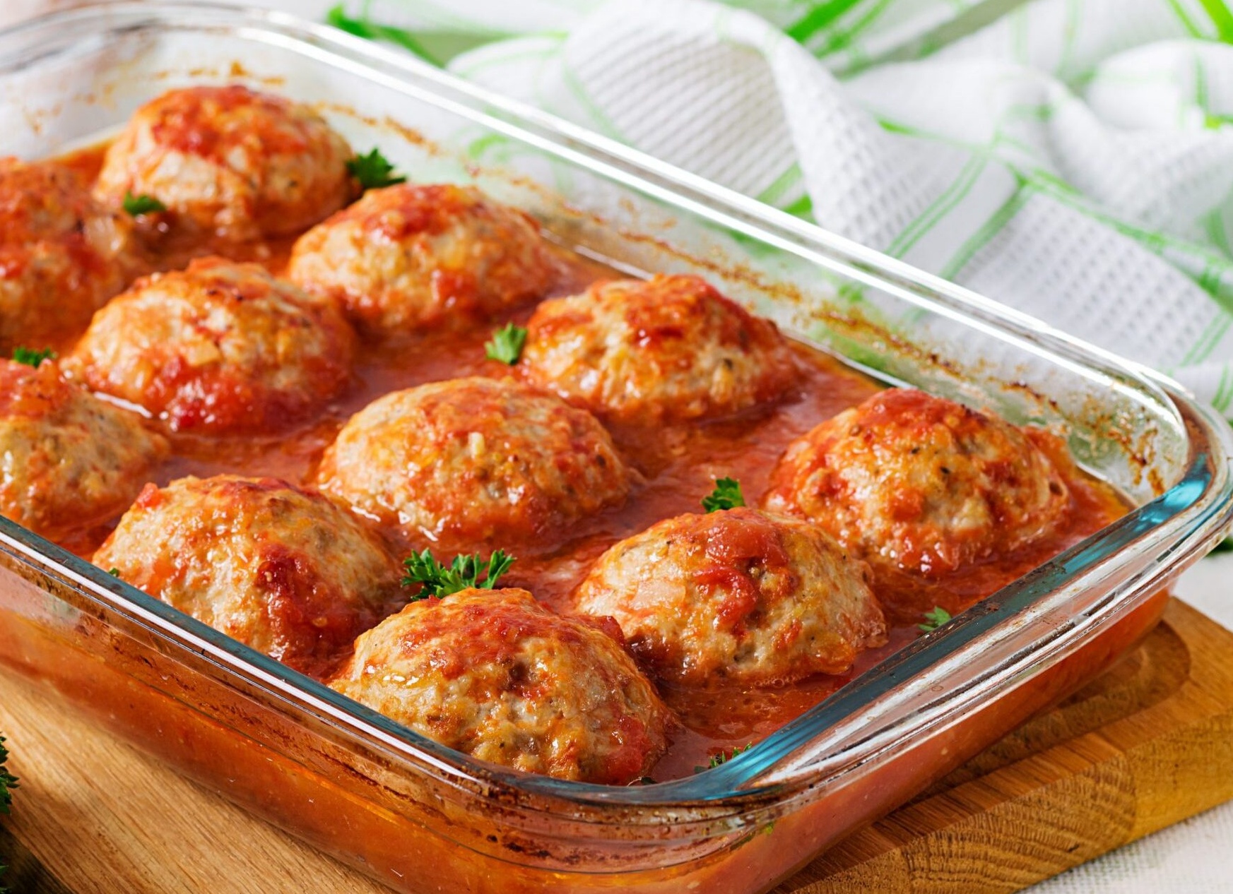 Тефтели куриные под томатным соусом