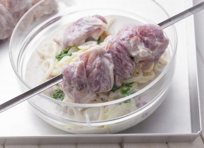 Шашлык в кефирном маринаде