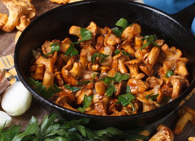 Как можно обжарить лисички